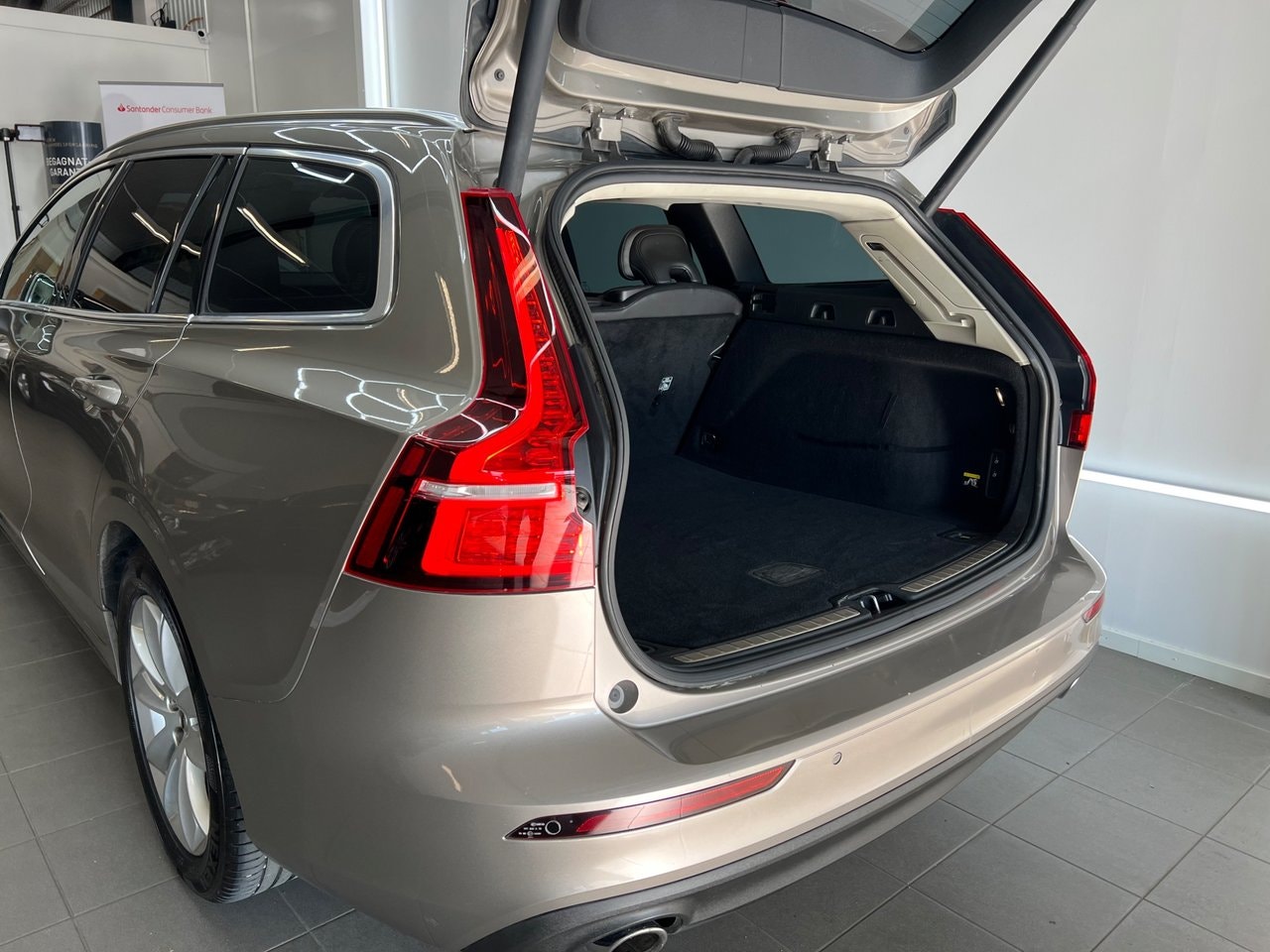 Volvo V60 D4 Geartronic, 8-trins, 190ps, 2019