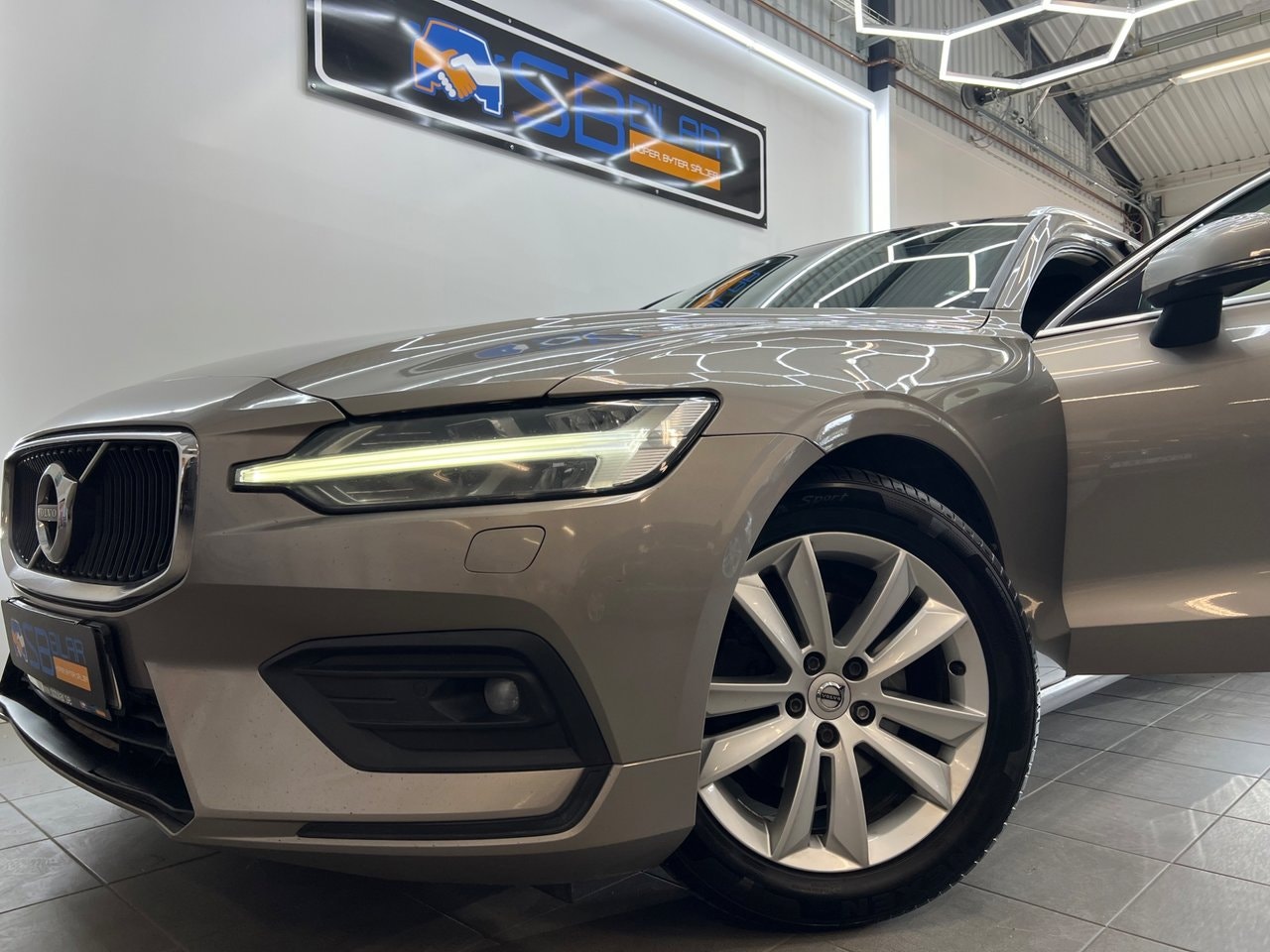 Volvo V60 D4 Geartronic, 8-trins, 190ps, 2019