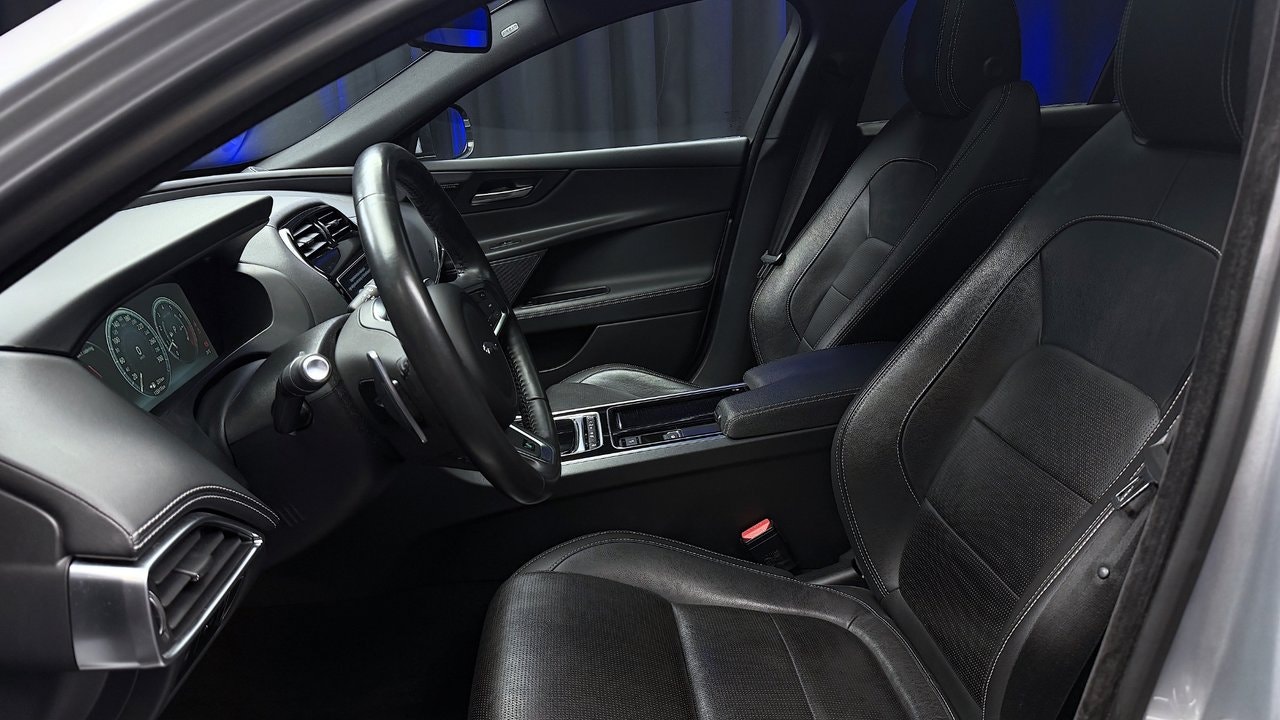 Jaguar XE 20t Automatic, 8-trins, 200ps, 2018