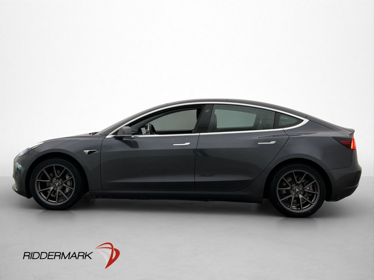 Tesla Model 3 Standard Range Plus, 325hk, 2020