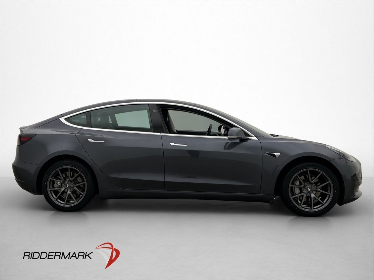Tesla Model 3 Standard Range Plus, 325hk, 2020