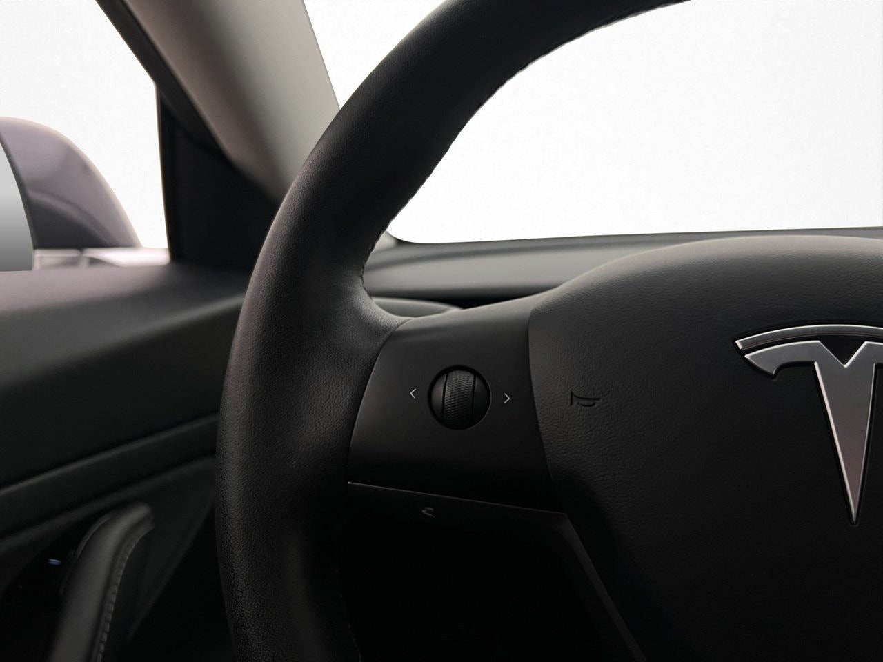 Tesla Model 3 Standard Range Plus, 325hk, 2020