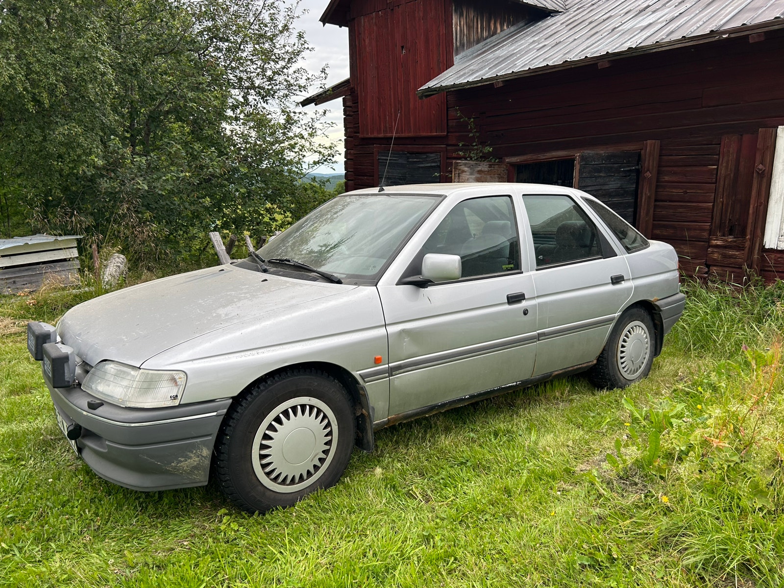Ford Escort 5-door 1.6 i Manual, 5-trins, 105ps, 1992