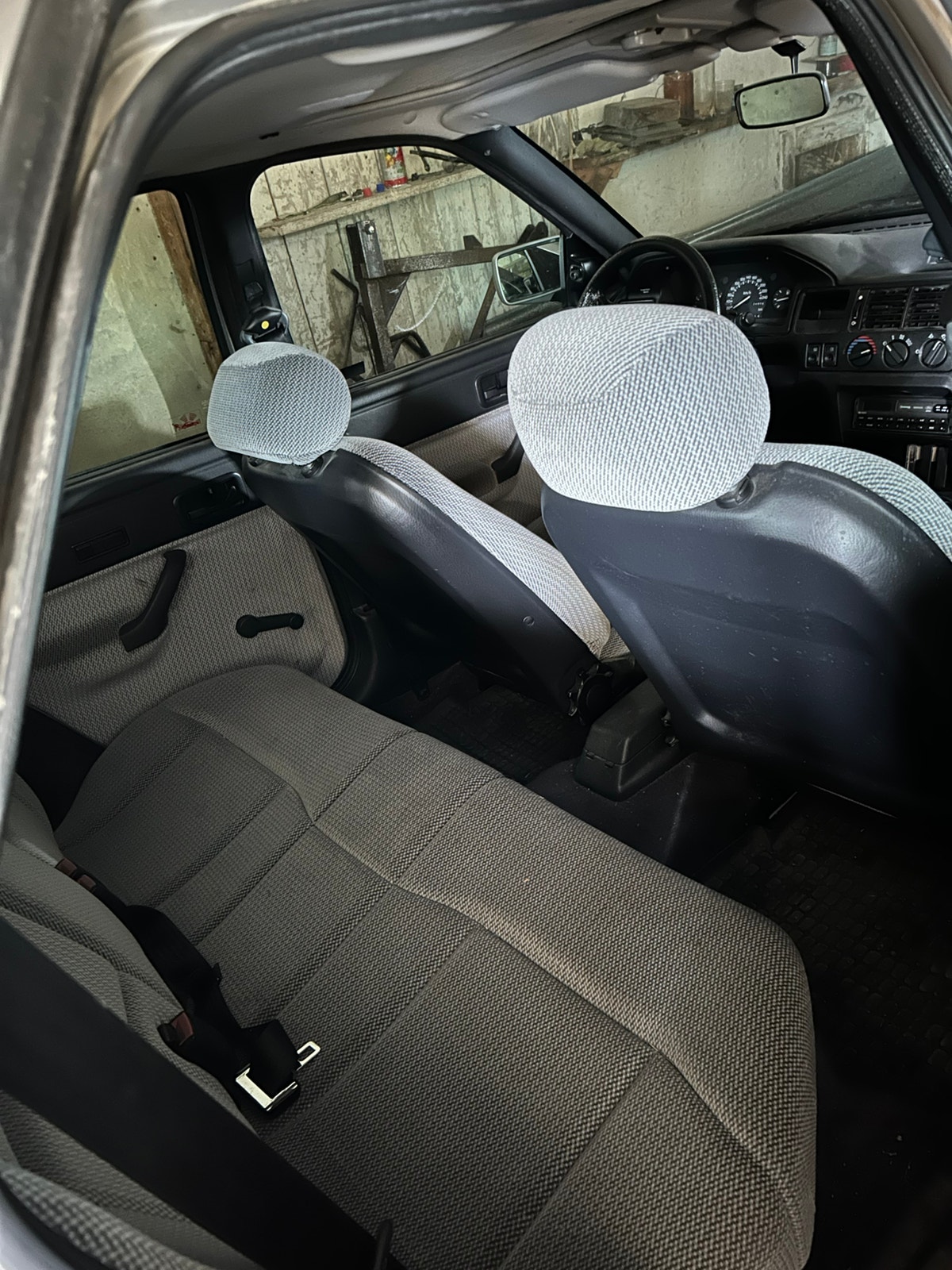 Ford Escort 5-door 1.6 i Manual, 5-trins, 105ps, 1992