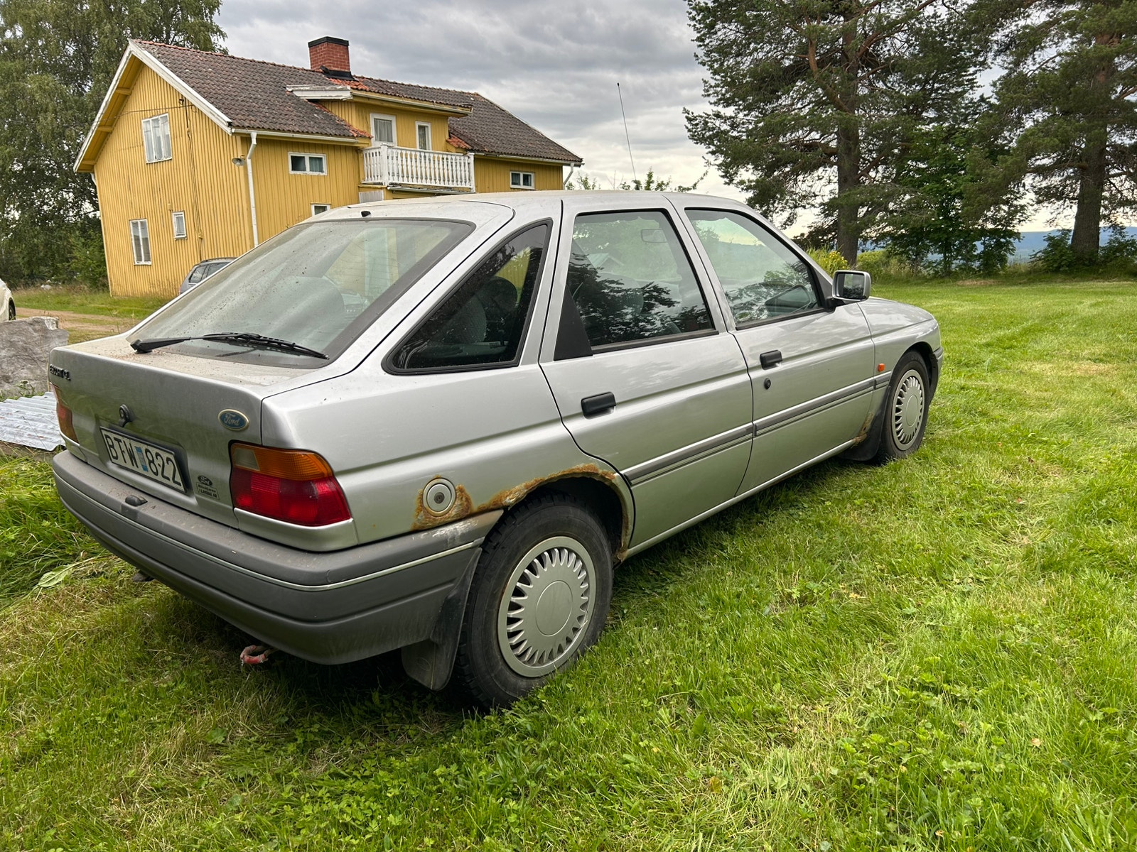 Ford Escort 5-door 1.6 i Manual, 5-trins, 105ps, 1992