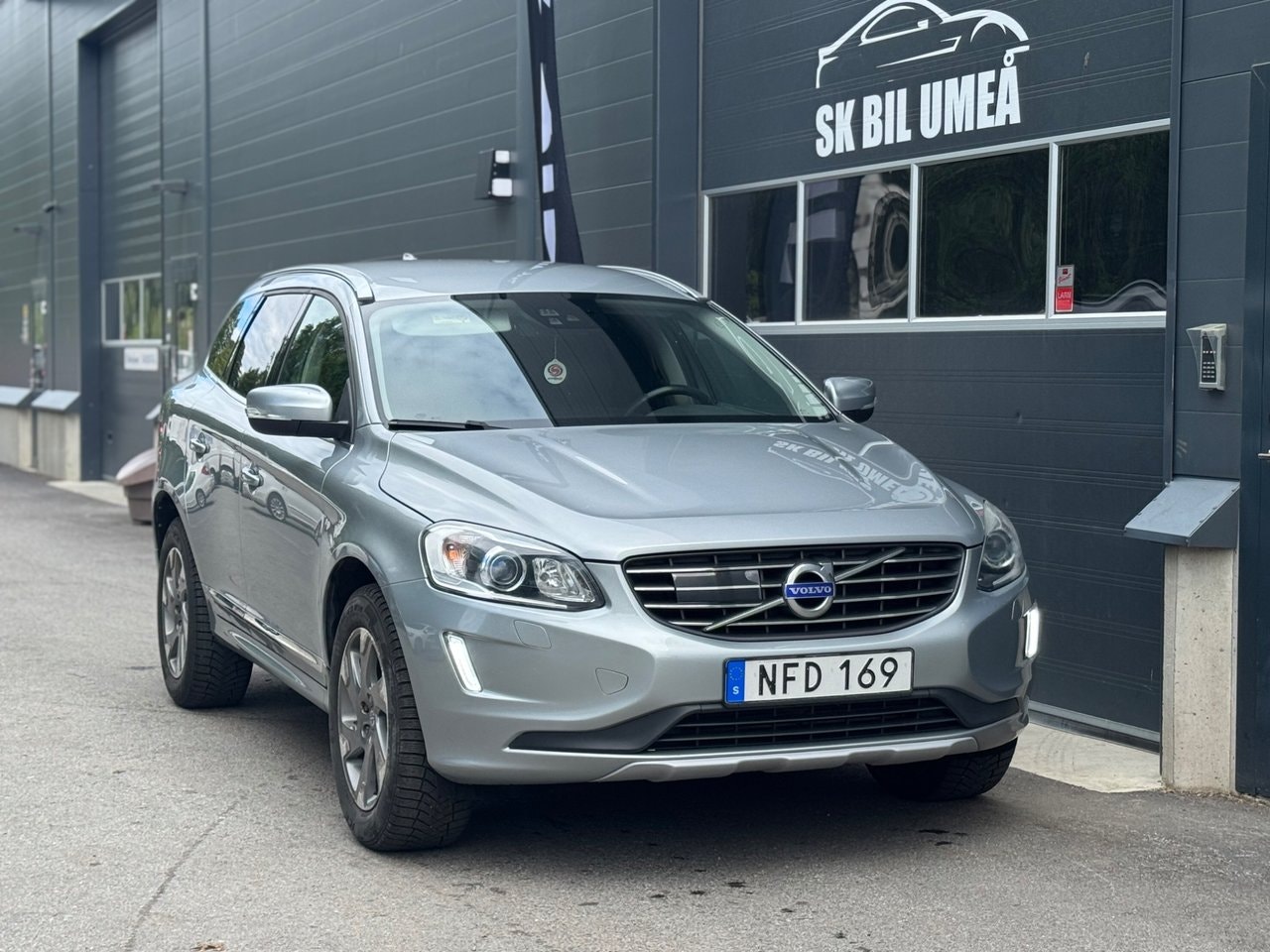 Volvo XC60 220 л.с.