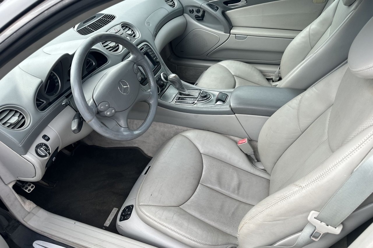 Mercedes-Benz Classe SL 500 V8 | 306 ch | BVA | Toit rigide escamotable | Cuir | Bi-xénon | Sièges chauffants | Aide au stationnement