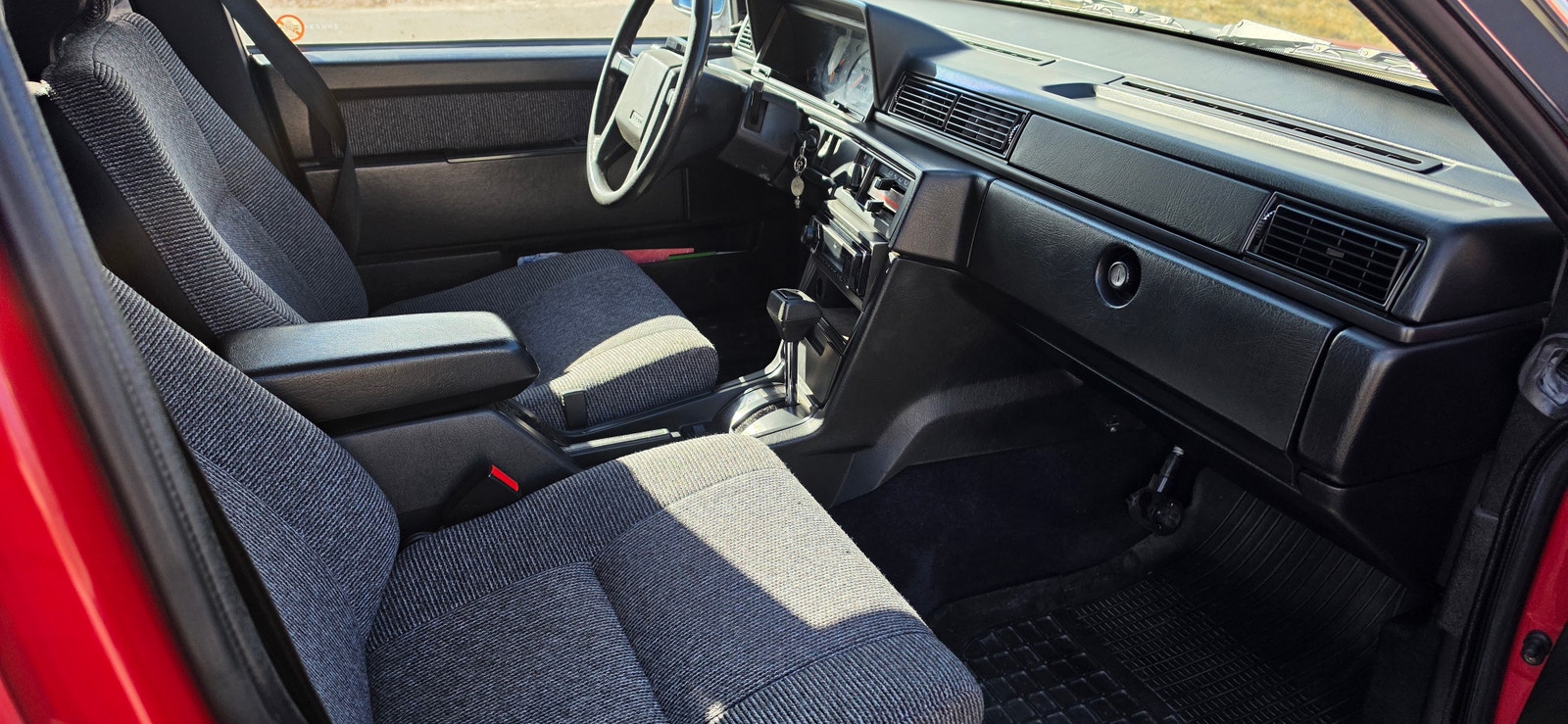 Volvo 740 2.3 Automatic, 4-trins, 115ps, 1990
