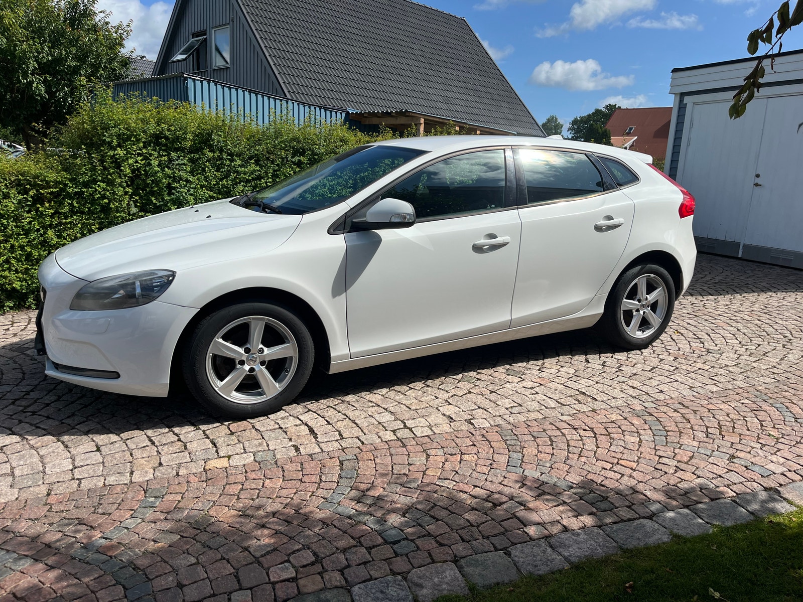 Volvo V40 D2 Manual, 6-trins, 120ps, 2017