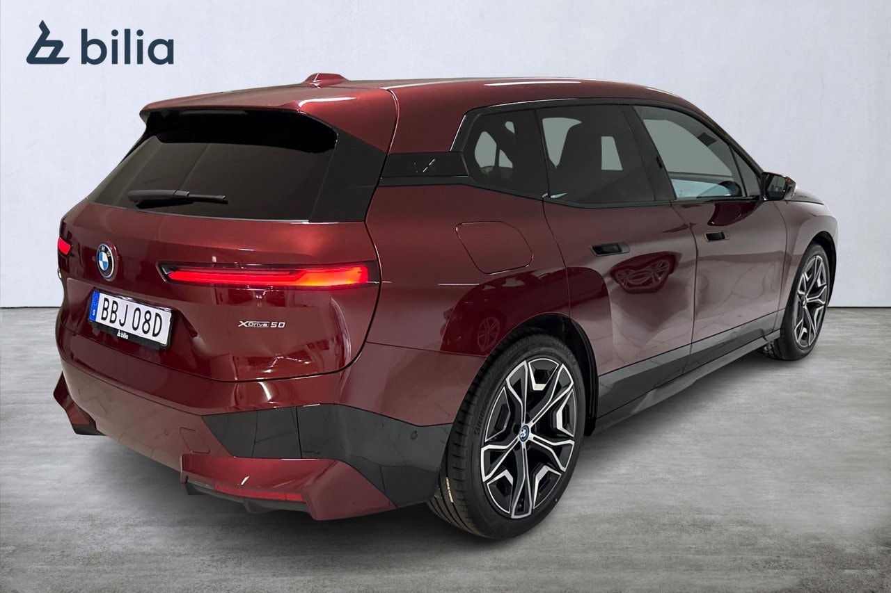 BMW iX xDrive50, 524hp, 2024