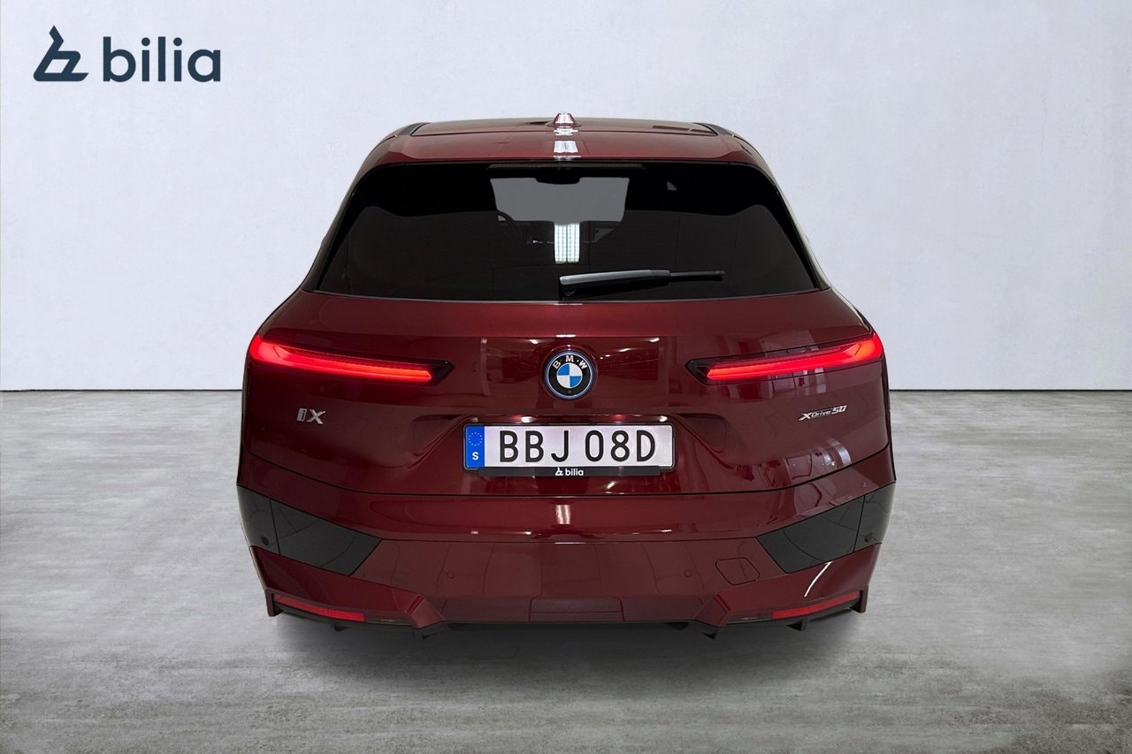 BMW iX xDrive50, 524hp, 2024