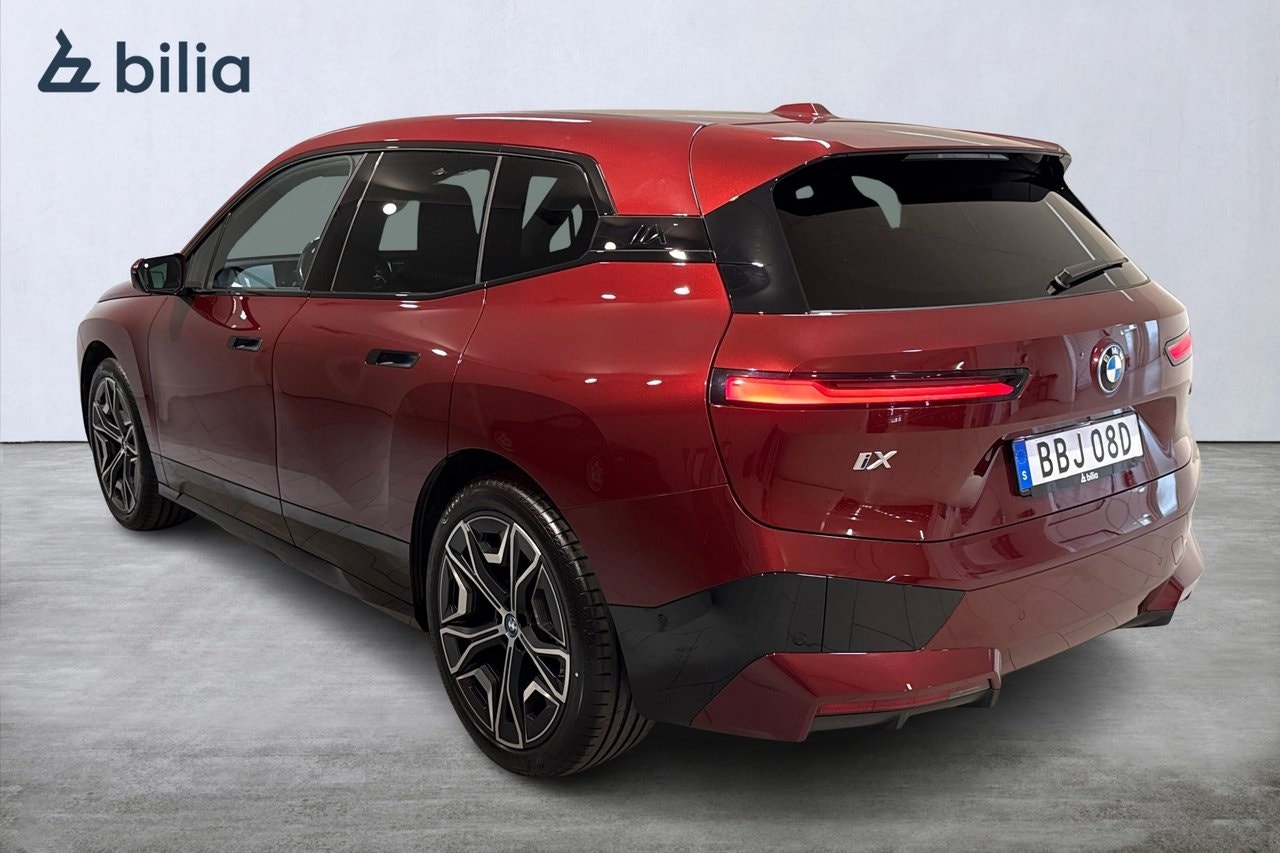 BMW iX xDrive50, 524hp, 2024