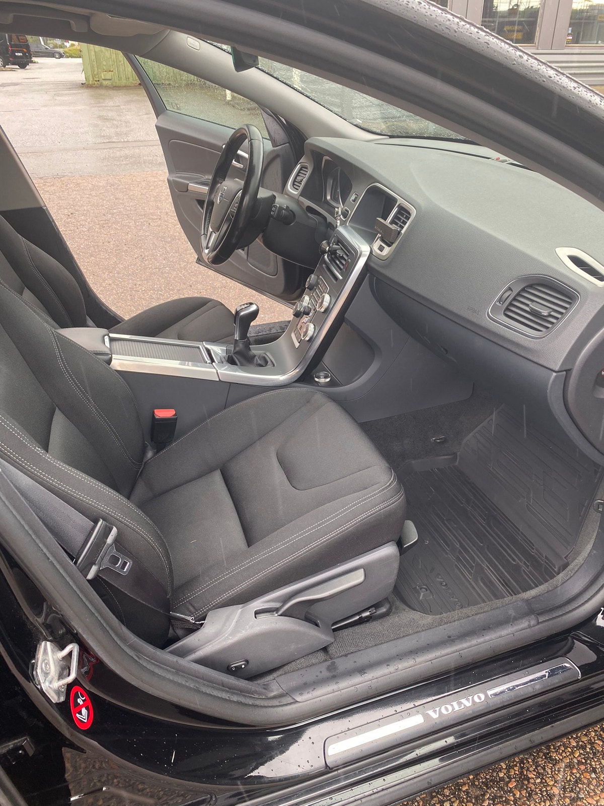 Volvo V60 T3 Manual, 6-trins, 152ps, 2018