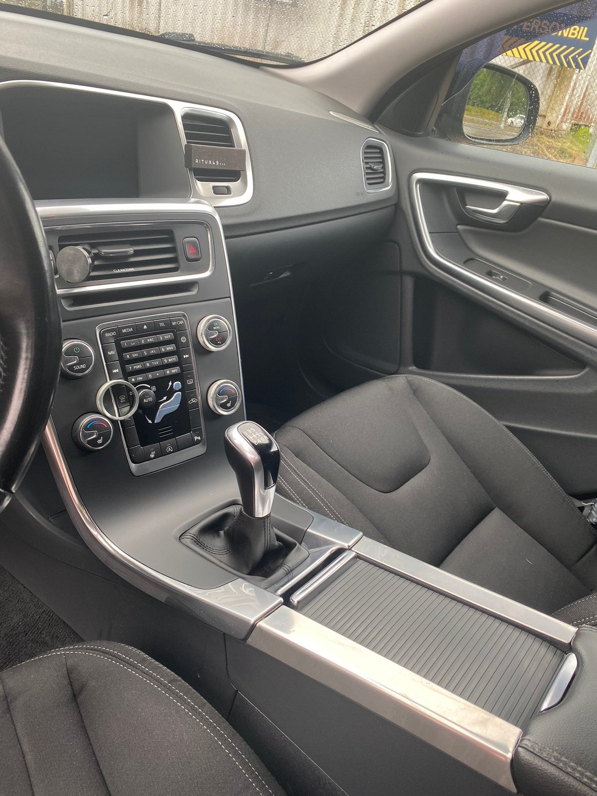 Volvo V60 T3 Manual, 6-trins, 152ps, 2018