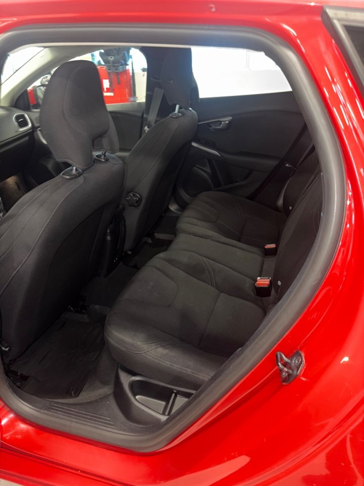 Volvo V40 D2 Manual, 115hp, 2013