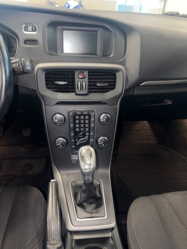 Volvo V40 D2 Manual, 115hp, 2013