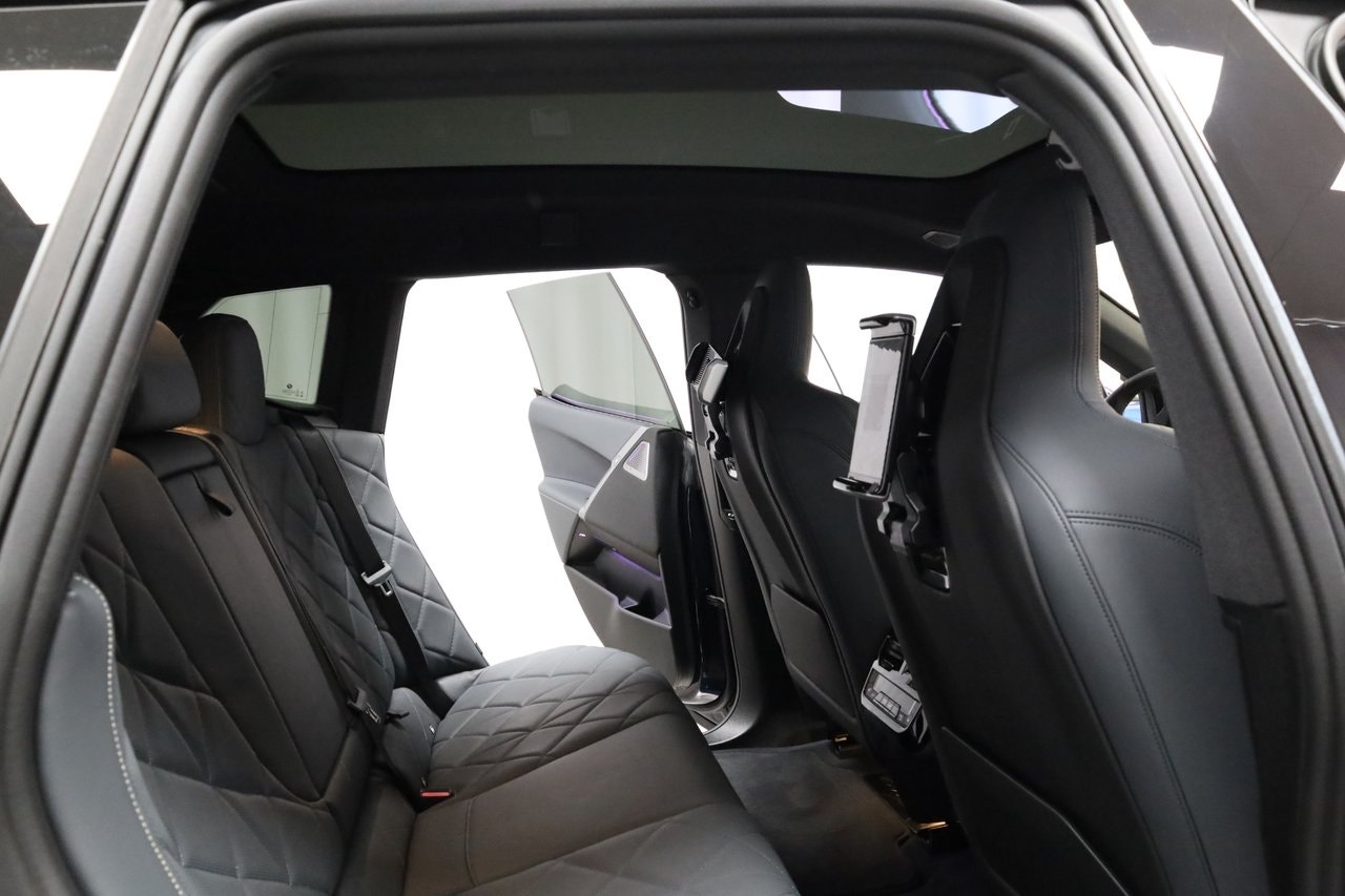 BMW iX xDrive60, 544hp, 2025