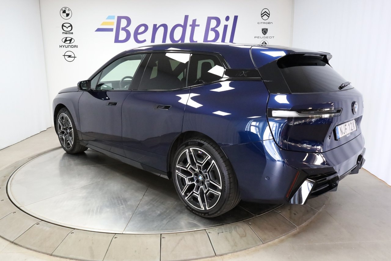 BMW iX xDrive60, 544hp, 2025