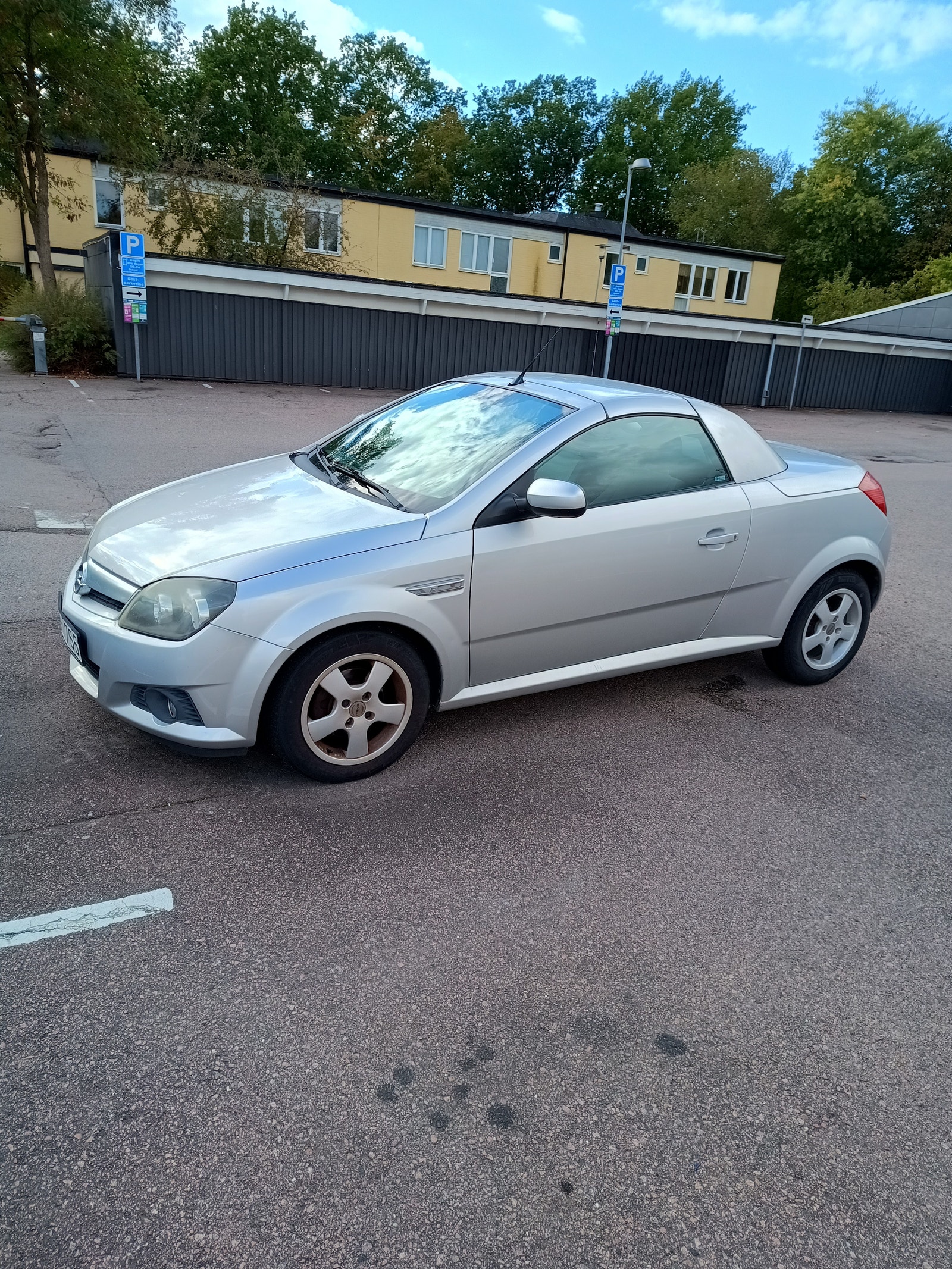 Opel Tigra TwinTop 1.4 Twinport Manual, 5-trins, 90ps, 2005