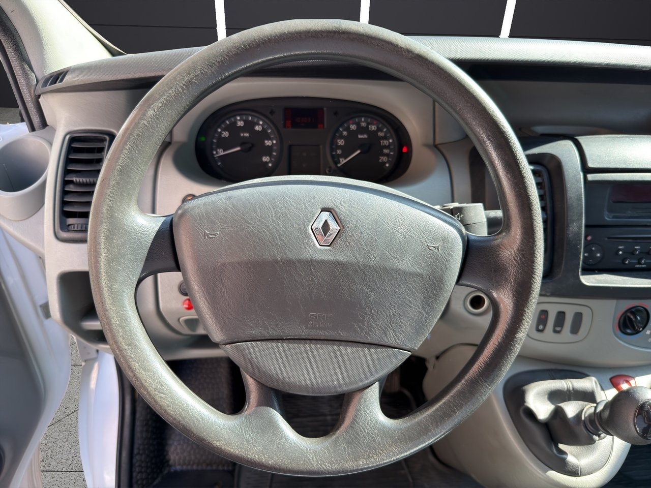 Renault Trafic Van 2.9t 2.0 dCi Manual, 114hp, 2010