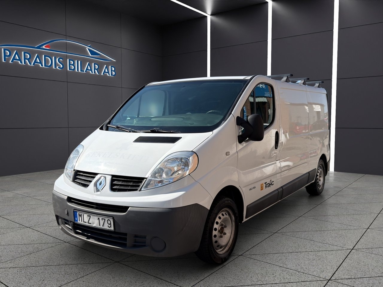 Renault Trafic Van 2.9t 2.0 dCi Manual, 114hp, 2010