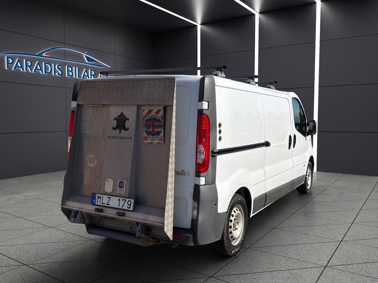 Renault Trafic Van 2.9t 2.0 dCi Manual, 114hp, 2010