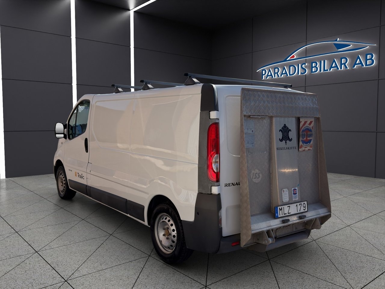 Renault Trafic Van 2.9t 2.0 dCi Manual, 114hp, 2010