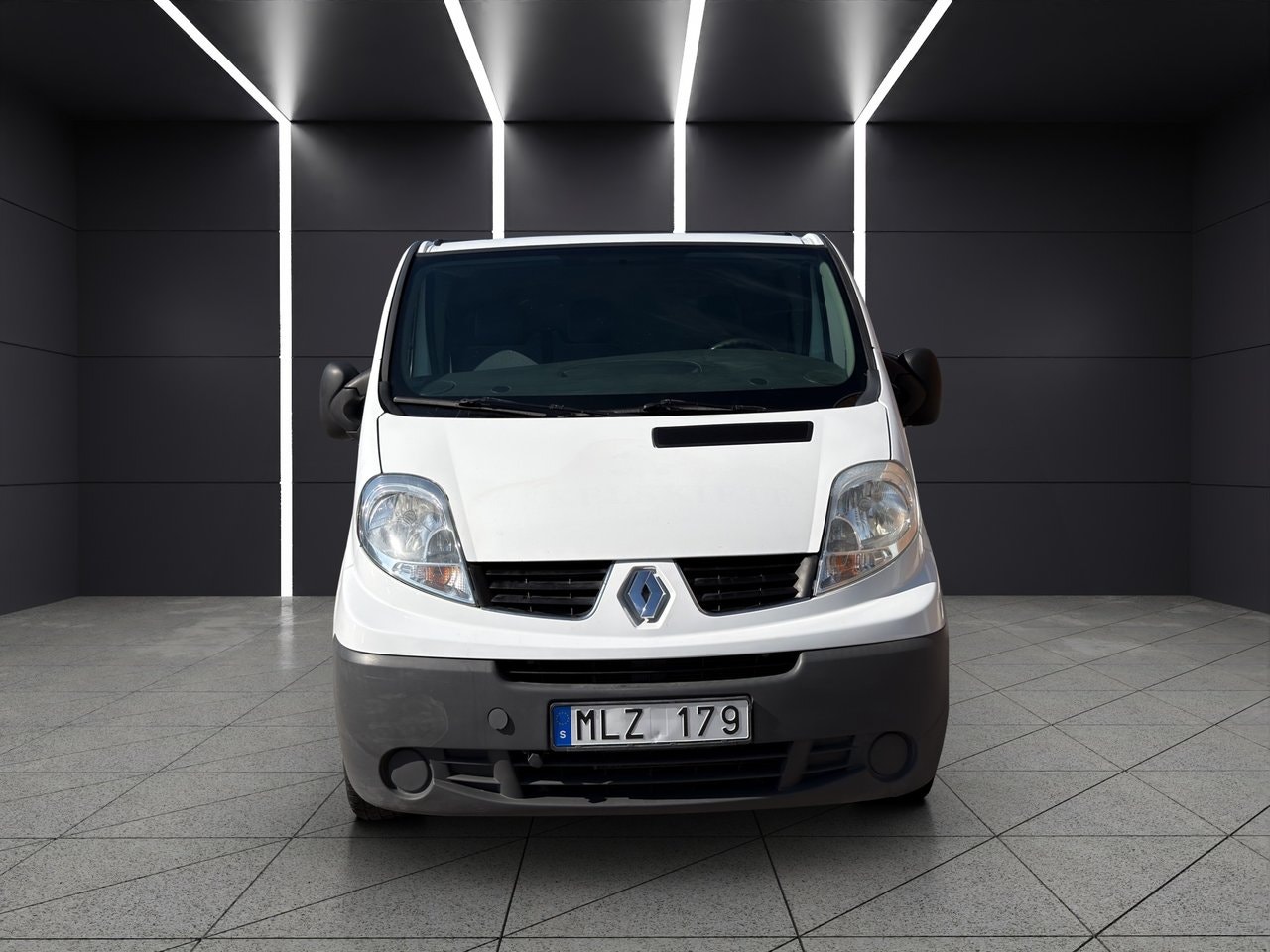 Renault Trafic Van 2.9t 2.0 dCi Manual, 114hp, 2010