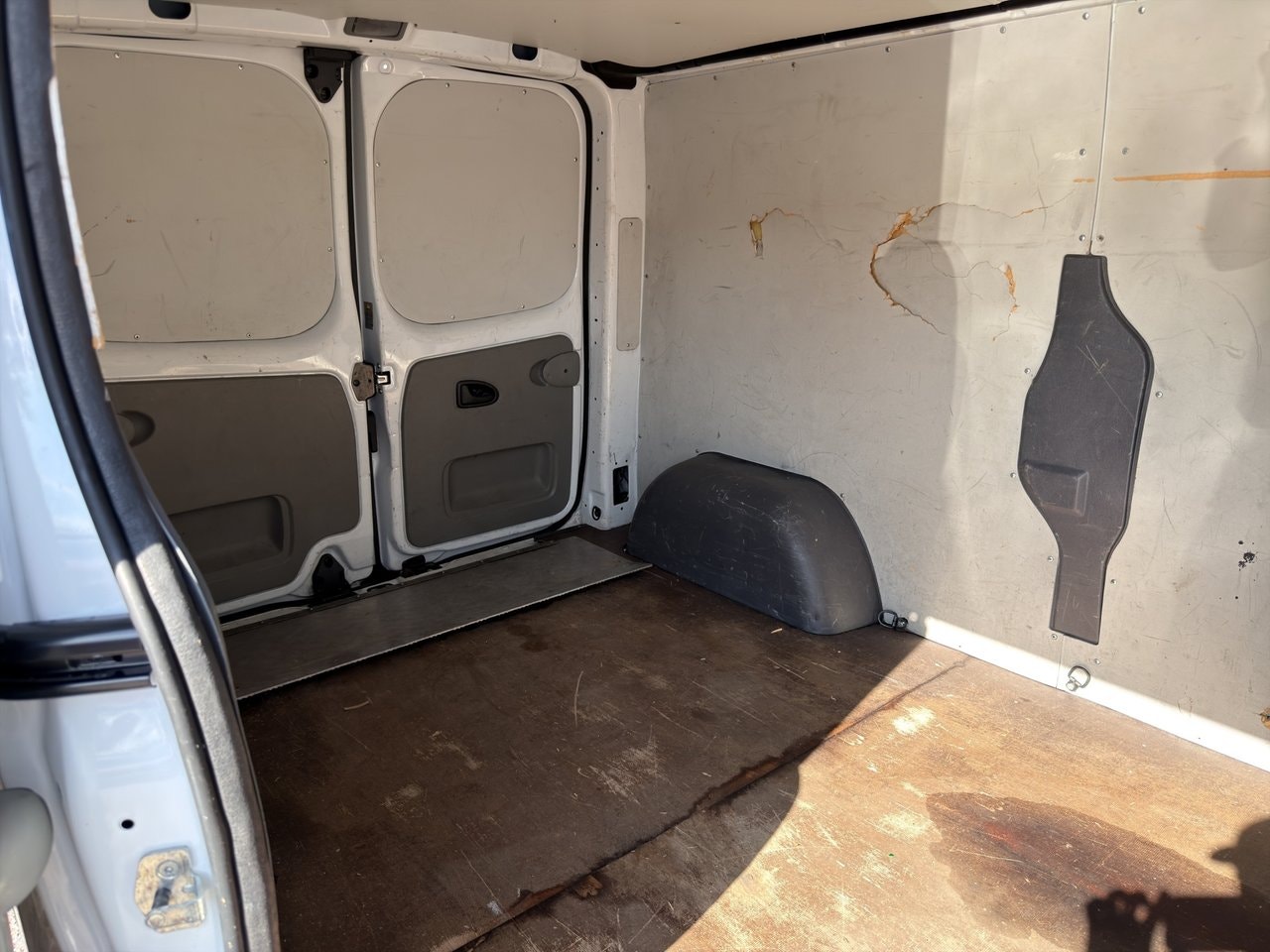 Renault Trafic Van 2.9t 2.0 dCi Manual, 114hp, 2010