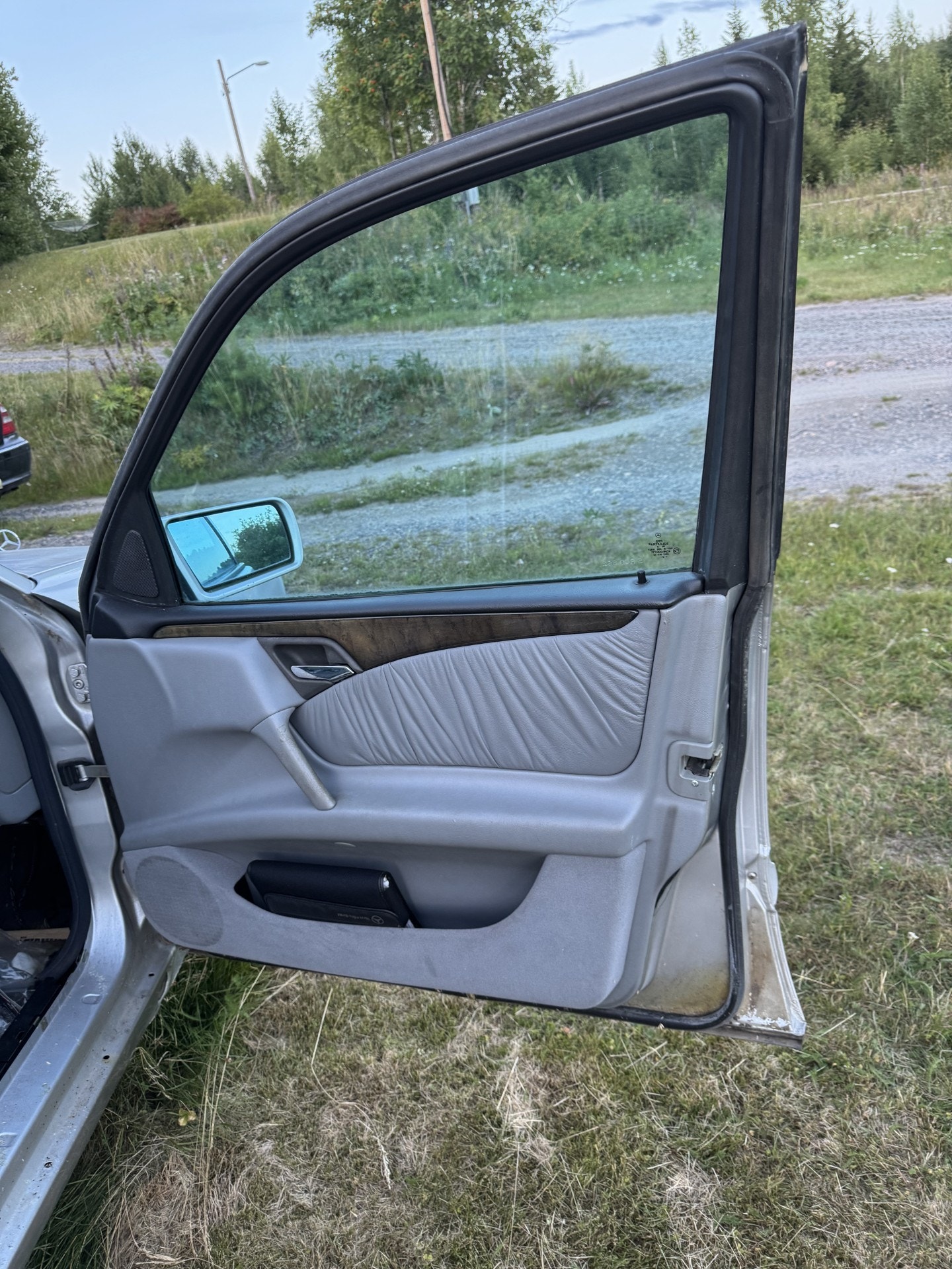 Mercedes-Benz E 300 D Manual, 136hp, 1996