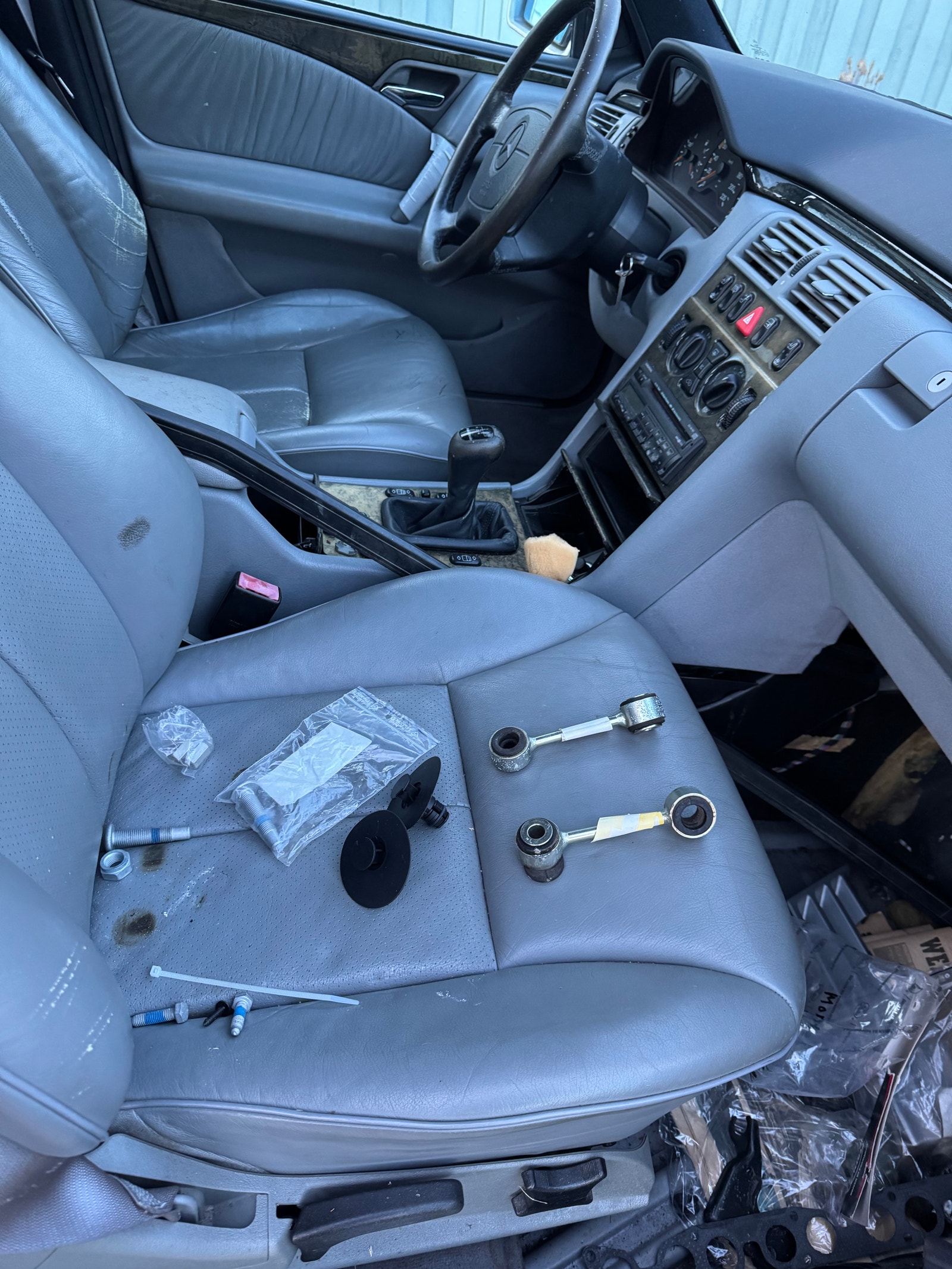 Mercedes-Benz E 300 D Manual, 136hp, 1996