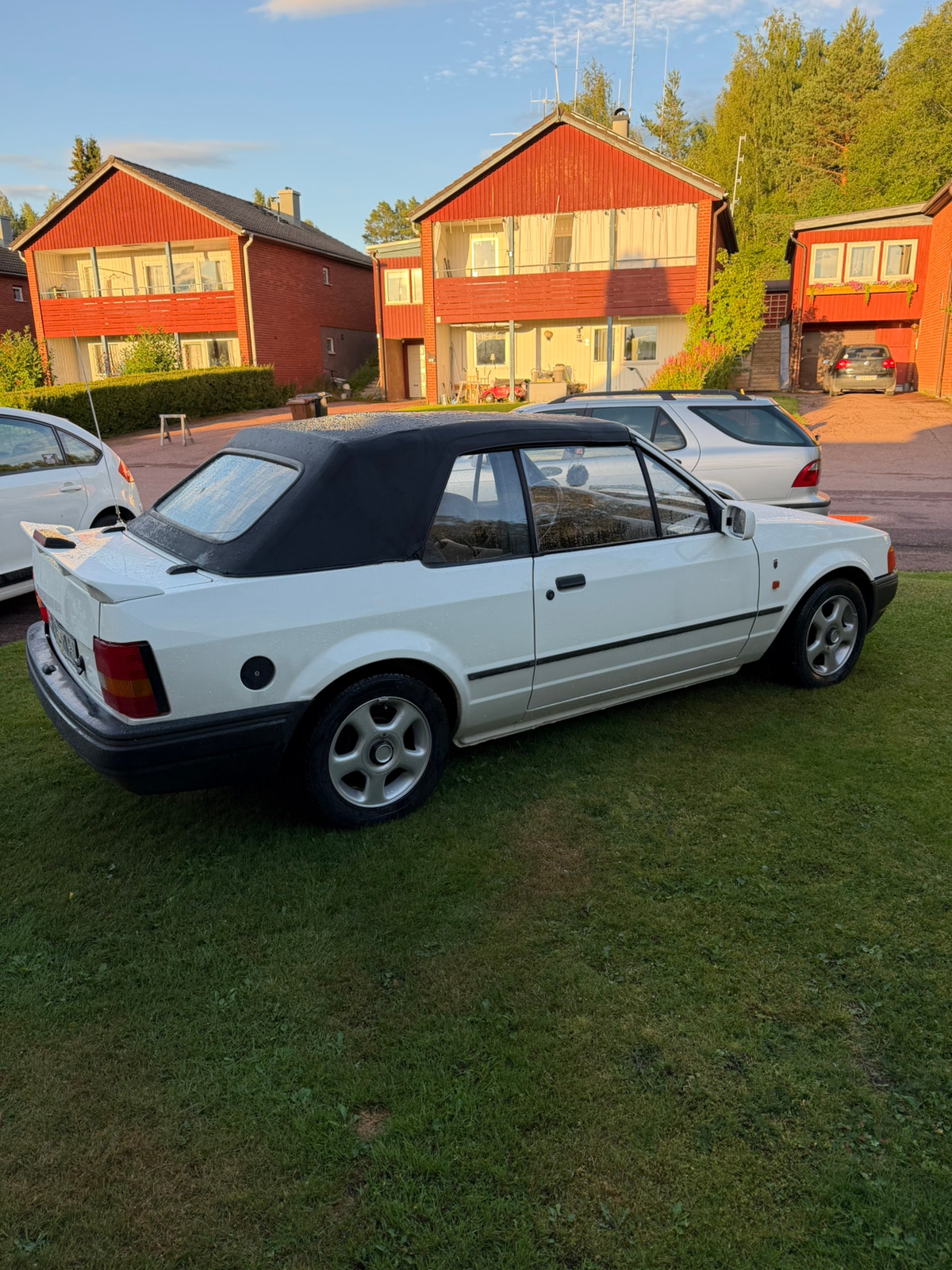 Ford Escort Cabriolet 1.6 i Manual, 5-trins, 90ps, 1989