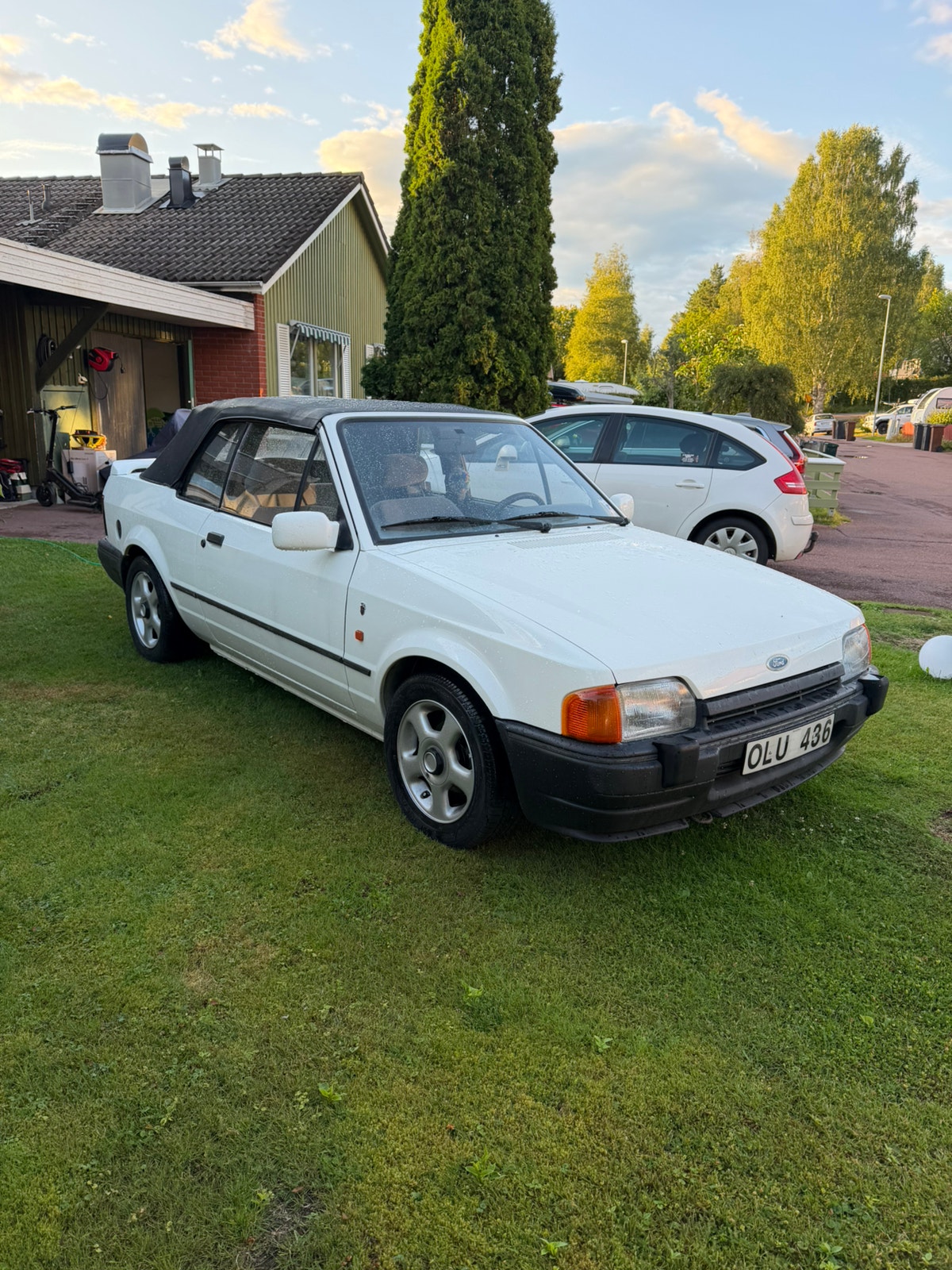 Ford Escort Cabriolet 1.6 i Manual, 5-trins, 90ps, 1989