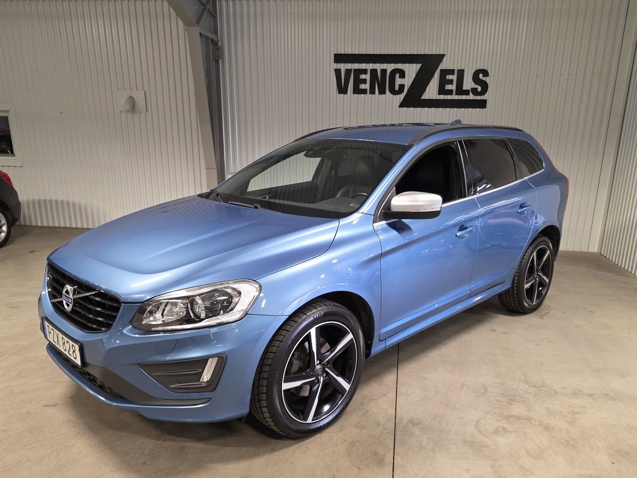Volvo XC60 190 л.с.
