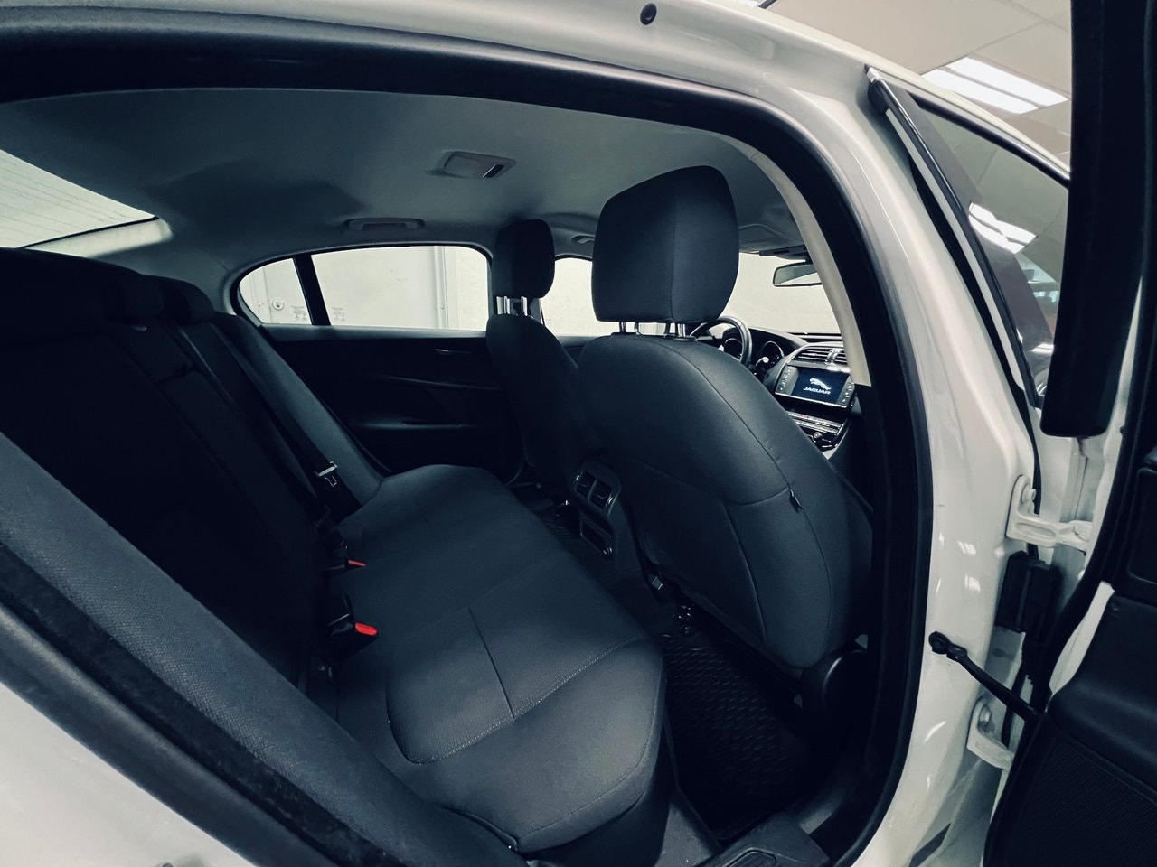 Jaguar XE 20d Automatic, 8-trins, 180ps, 2018