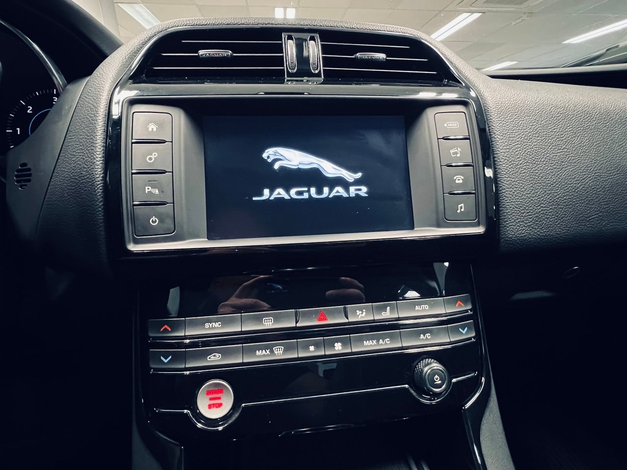 Jaguar XE 20d Automatic, 8-trins, 180ps, 2018