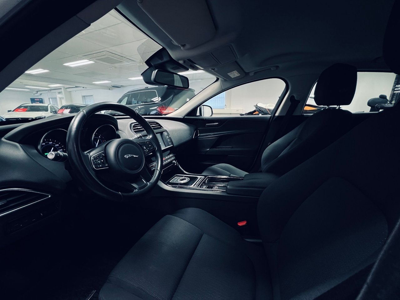 Jaguar XE 20d Automatic, 8-trins, 180ps, 2018