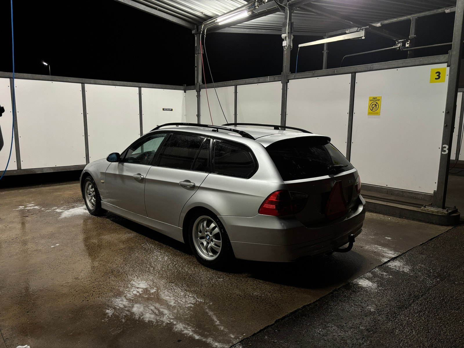 BMW 318i Touring Manual, 6-trins, 129ps, 2007