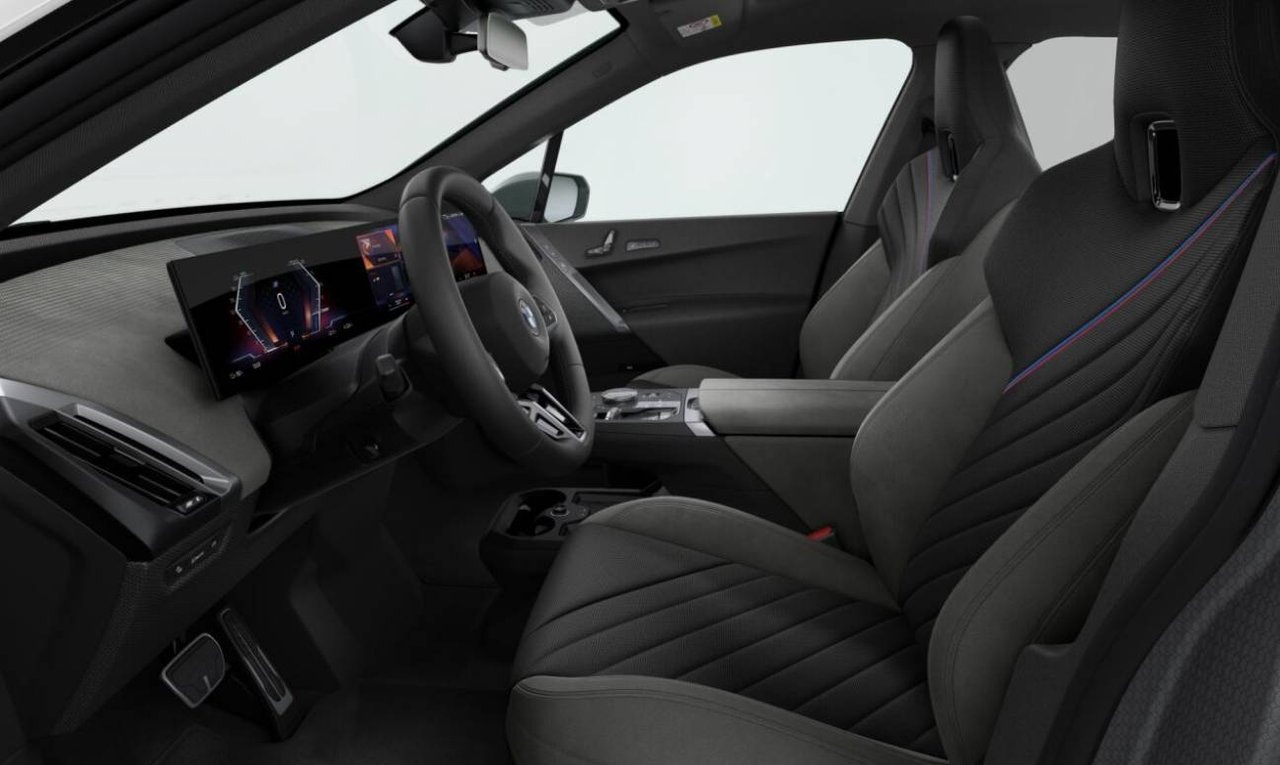 BMW iX xDrive60, 544hp, 2026