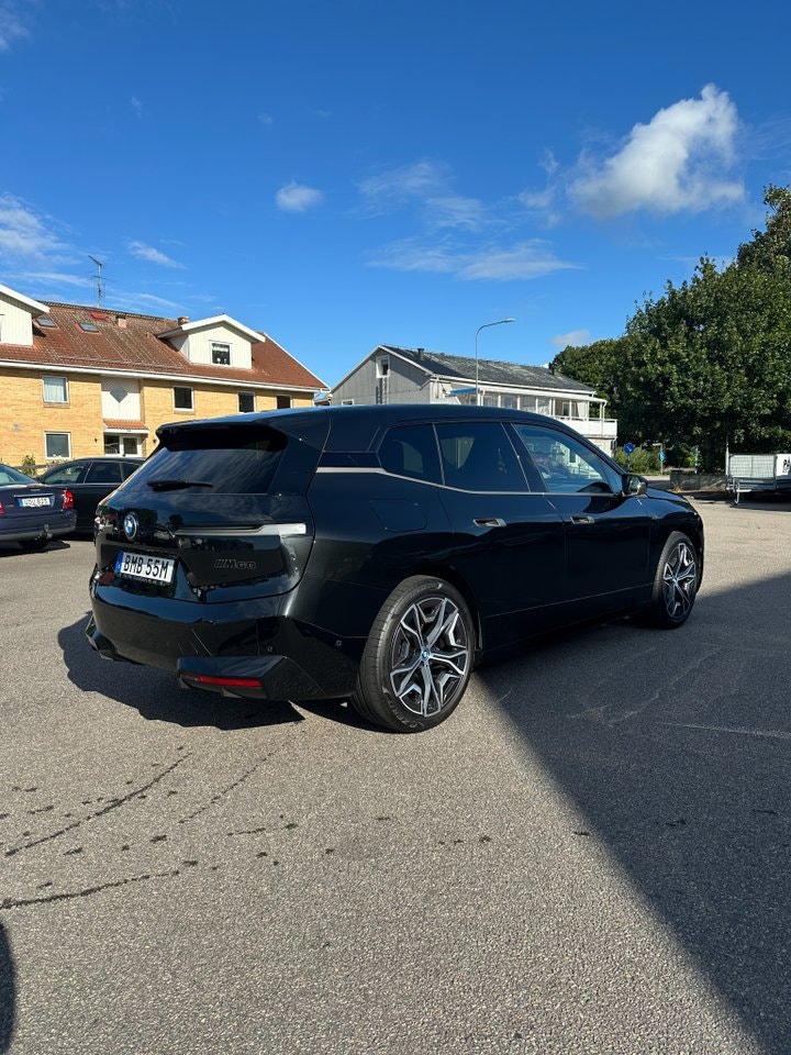 BMW iX M60, 540ps, 2023