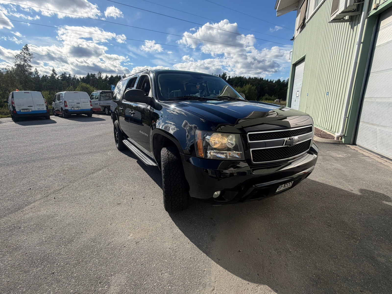 Chevrolet Suburban 1500 5.3 V8 E85 4WD Hydra-Matic, 330hp, 2011