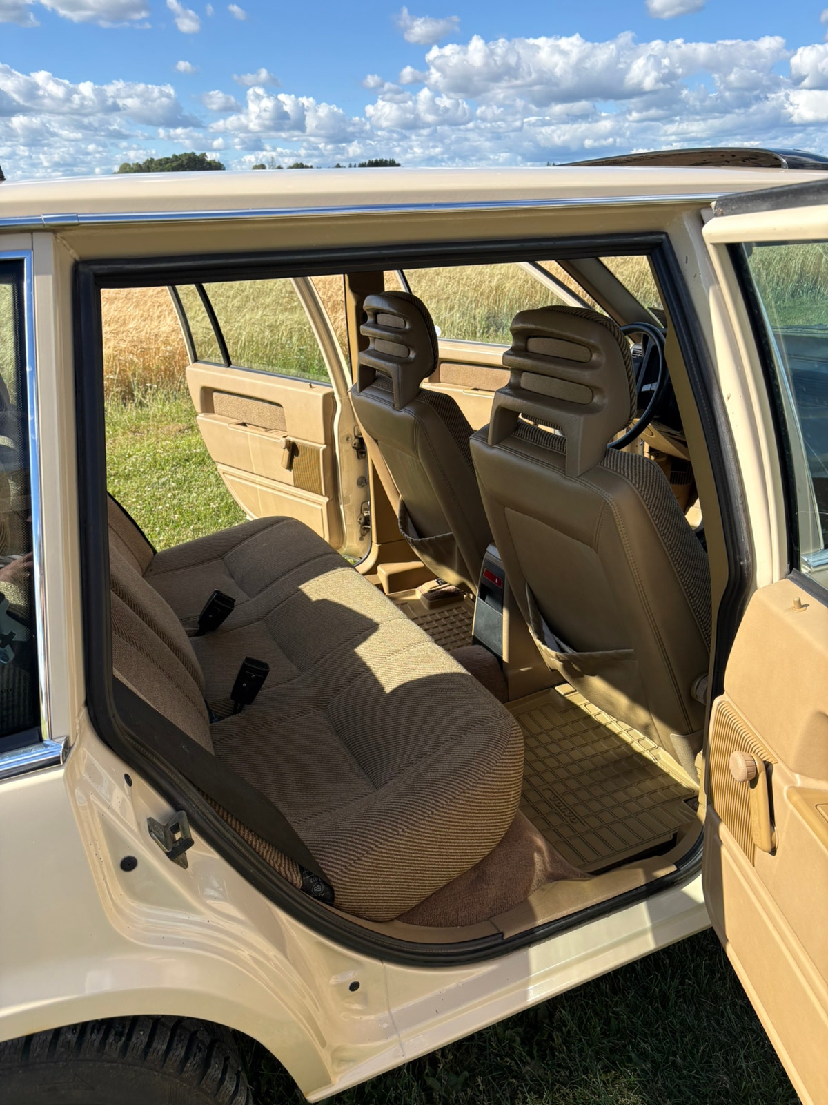 Volvo 740 2.3 Automatic, 4-trins, 113ps, 1987