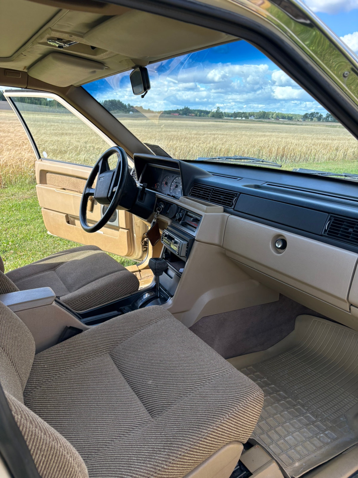 Volvo 740 2.3 Automatic, 4-trins, 113ps, 1987