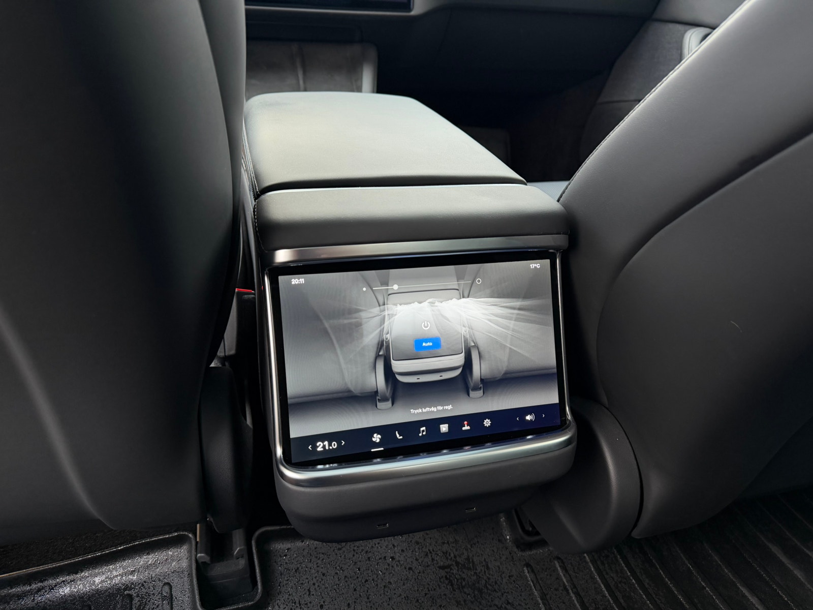 Tesla Model S, 670ps, 2023