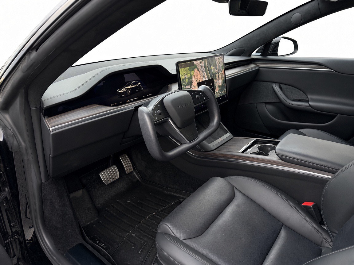 Tesla Model S, 670ps, 2023