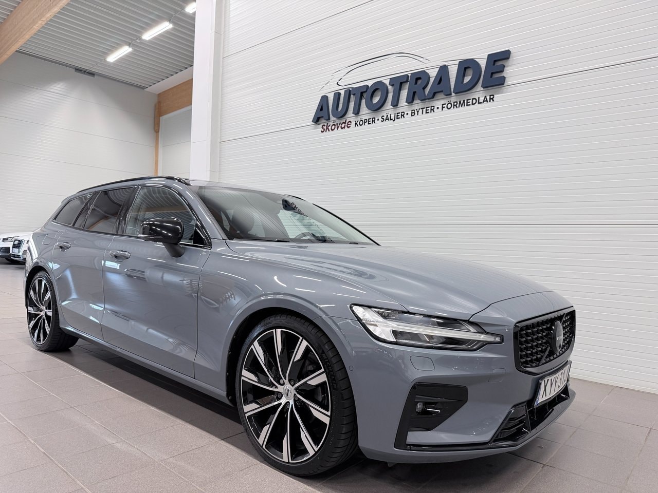 Volvo V60 B4 Geartronic, 8-trins, 197ps, 2023