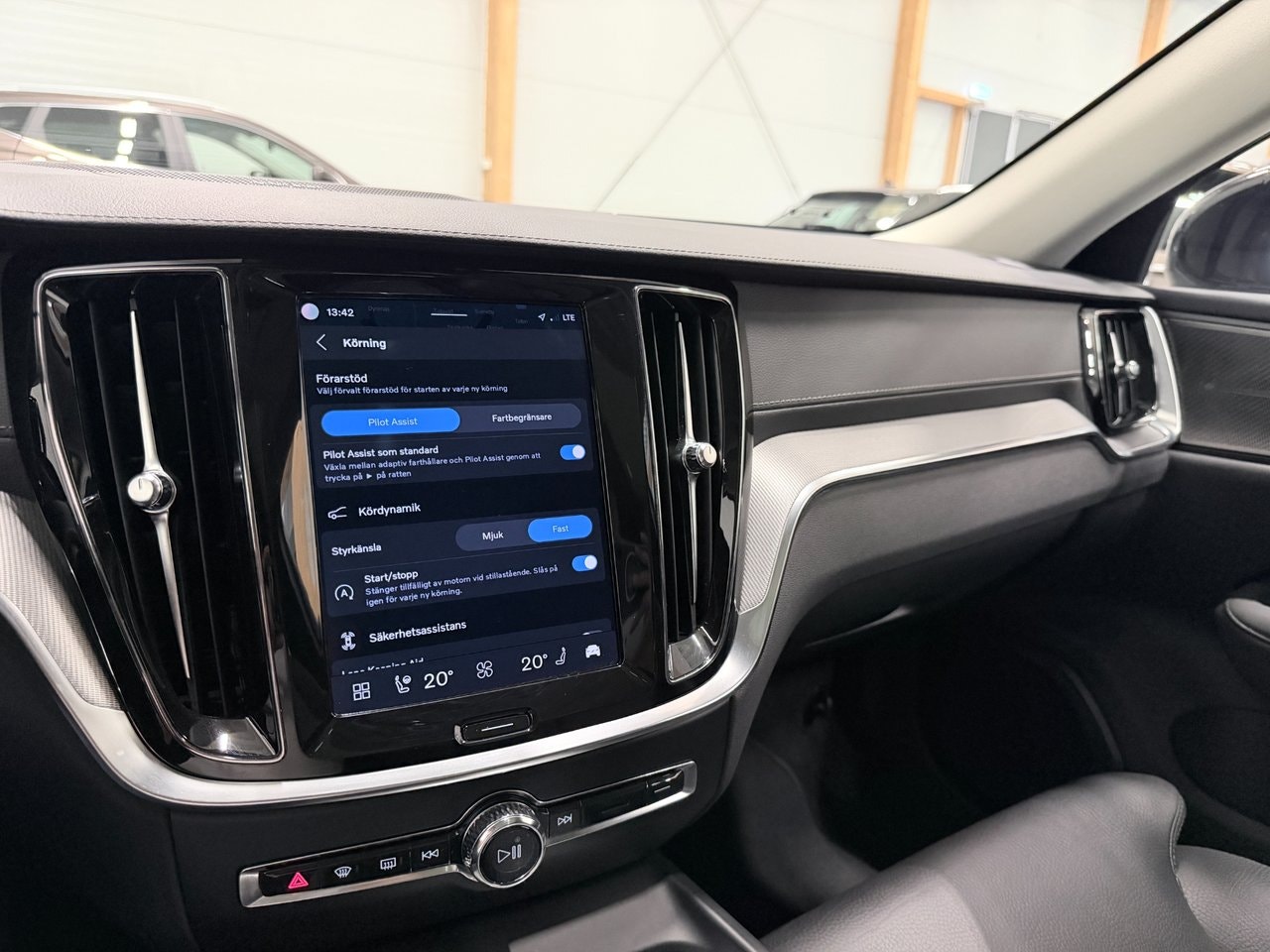Volvo V60 B4 Geartronic, 8-trins, 197ps, 2023