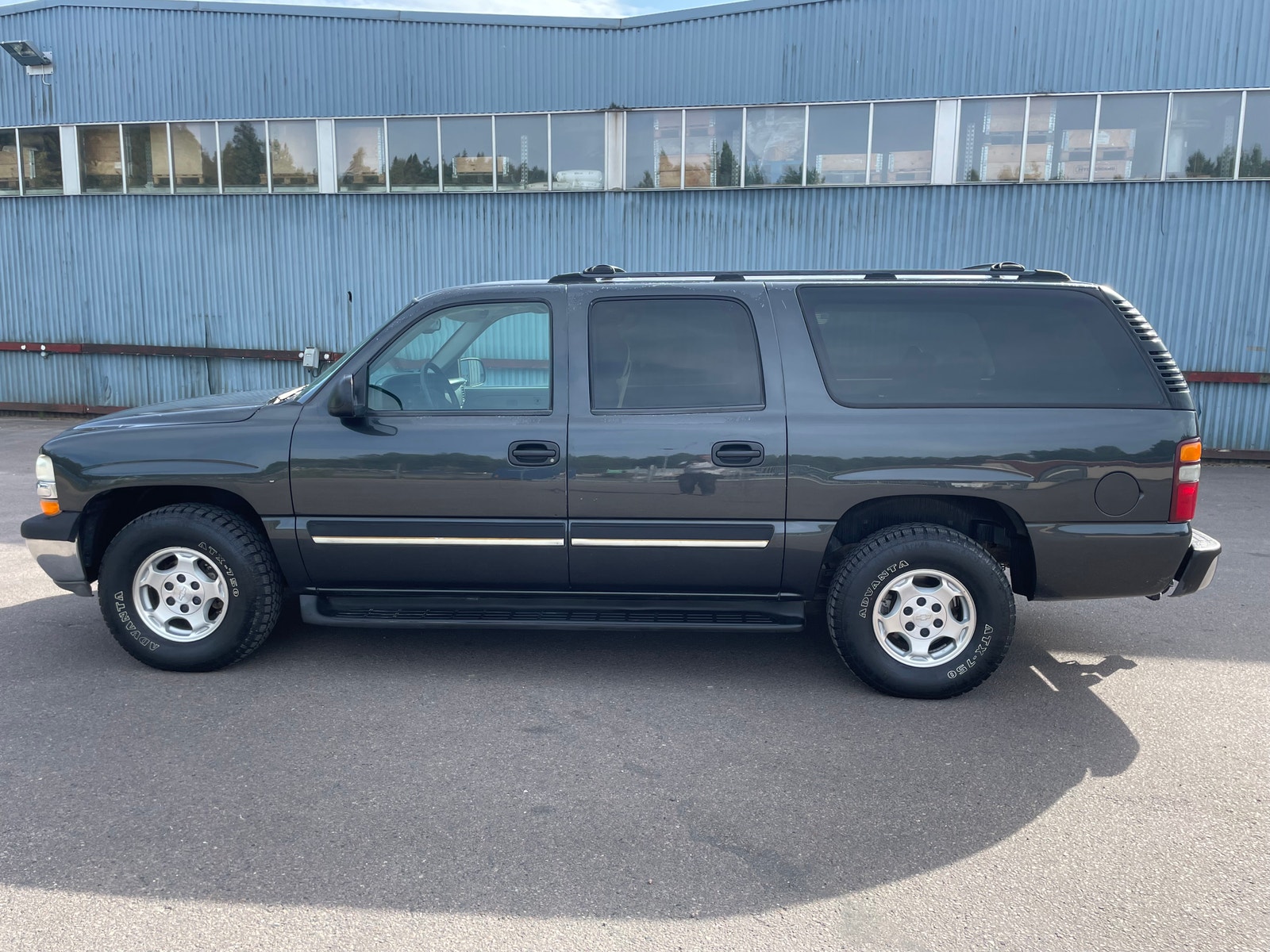Chevrolet Suburban 1500 5.3 V8 4WD Hydra-Matic, 299hp, 2004