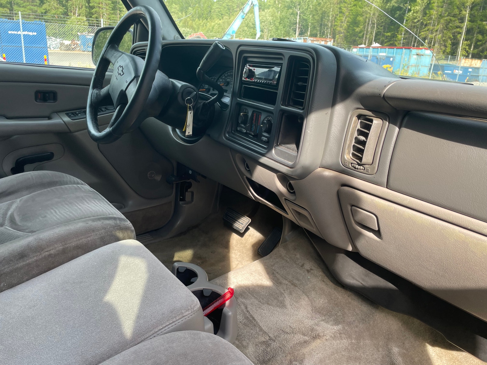 Chevrolet Suburban 1500 5.3 V8 4WD Hydra-Matic, 299hp, 2004