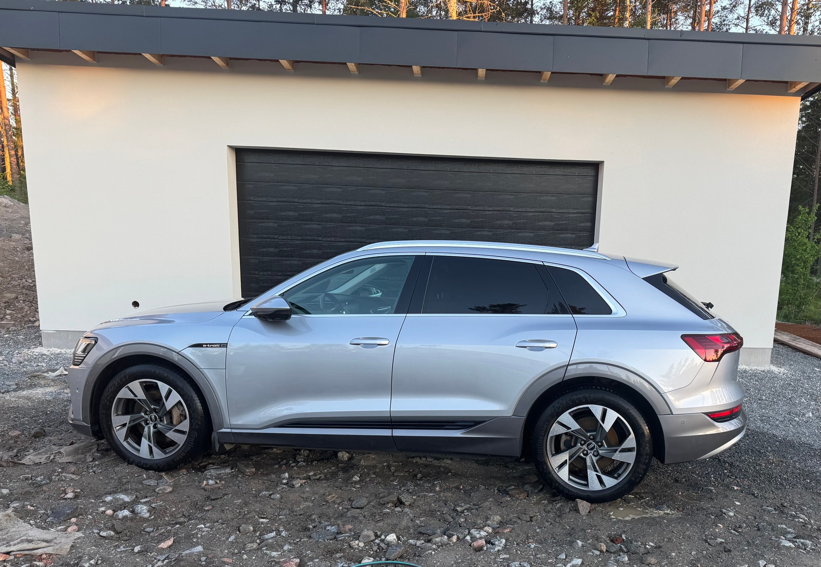 Audi e-tron 55 quattro, 408ps, 2021